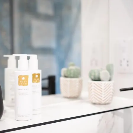 Brand New - Contemporary - 2 Bedroom - 2 Bathroom - Spacious - Views