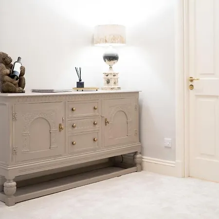 Brand New - Contemporary - 2 Bedroom - 2 Bathroom - Spacious - Views Lejlighed *