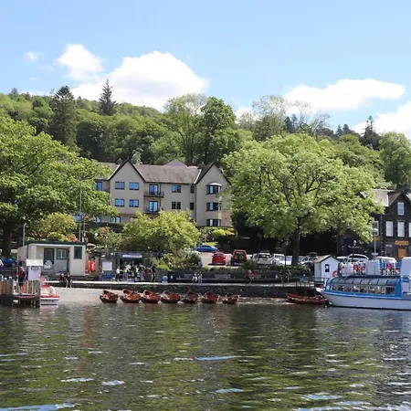 Brand New - Contemporary - 2 Bedroom - 2 Bathroom - Spacious - Views *