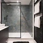 Brand New - Contemporary - 2 Bedroom - 2 Bathroom - Spacious - Views דירה אמבלסייד