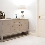 Brand New - Contemporary - 2 Bedroom - 2 Bathroom - Spacious - Views דירה *