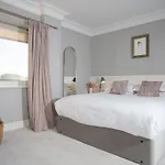 Brand New - Contemporary - 2 Bedroom - 2 Bathroom - Spacious - Views