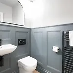 Brand New - Contemporary - 2 Bedroom - 2 Bathroom - Spacious - Views דירה אמבלסייד